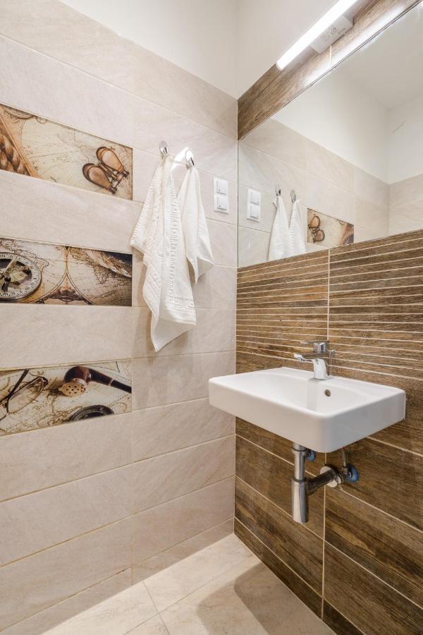 Bpr Robinia Downtown Apartment Budapesta Exterior foto